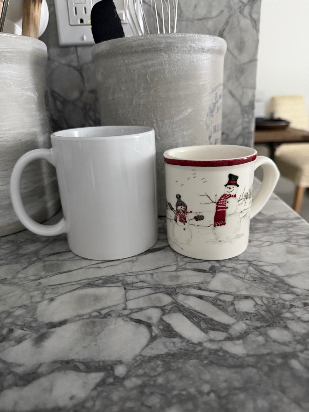 Williams Sonoma Small Earthenware Vintage Inspired Snowman Christmas Mug - Picture 7 of 7
